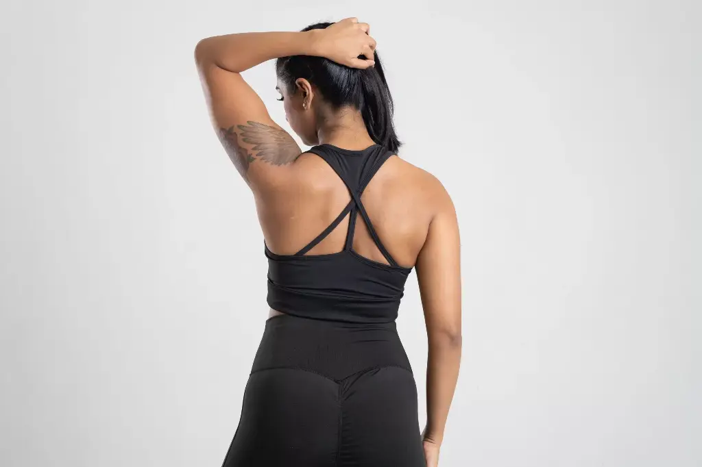 Dour-TRIO-Sports-Bra-Black-02.webp