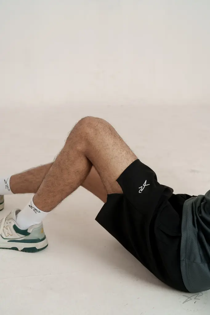 Amp Shorts_black_02.webp