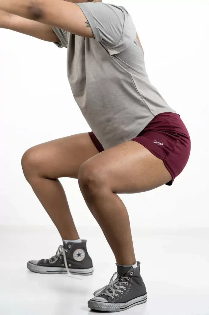 Dour-Pacer-Shorts-Burgundy-02.webp